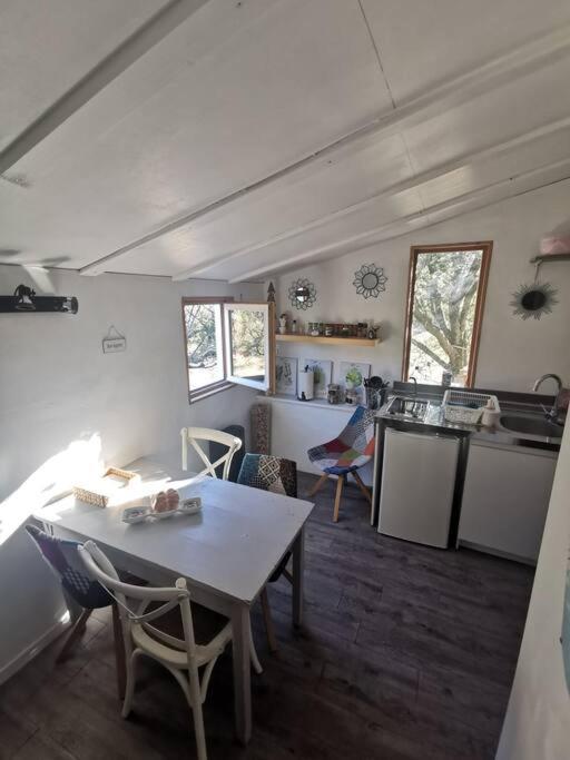 Entre Ventoux Et Luberon, Appartement Dans Maison. Malemort-du-Comtat Exterior foto