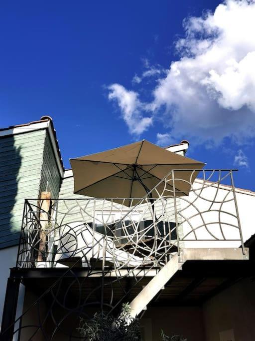 Entre Ventoux Et Luberon, Appartement Dans Maison. Malemort-du-Comtat Exterior foto