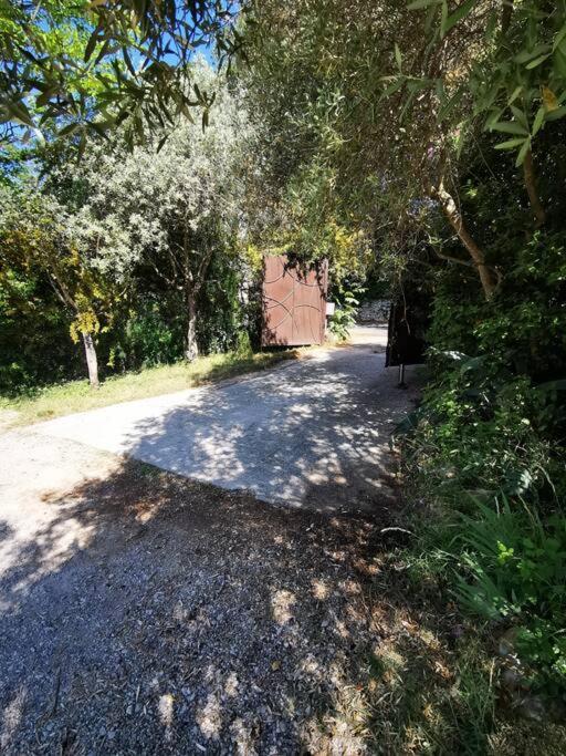 Entre Ventoux Et Luberon, Appartement Dans Maison. Malemort-du-Comtat Exterior foto